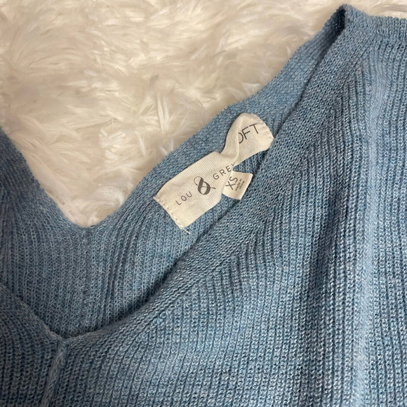 Lou & Grey by LOFT Double V-Neck Blue
Dolman Sweater-oversized XS - Picture 4 of 7